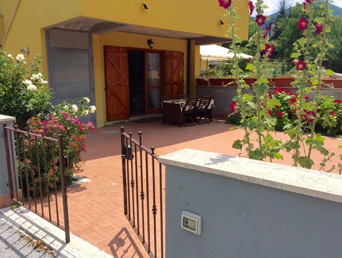 4Flats In Orto Di Venanzio Apartment Barrea Exterior photo