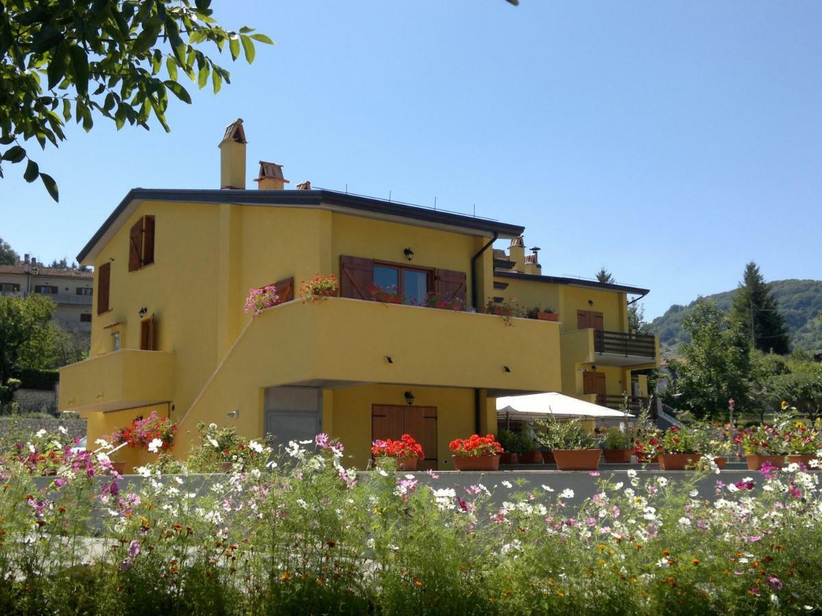 4Flats In Orto Di Venanzio Apartment Barrea Exterior photo